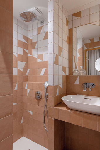Bathroom 9