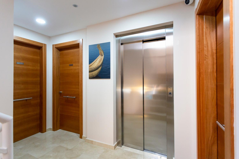 Others 4, 8 lacus, Barcelona