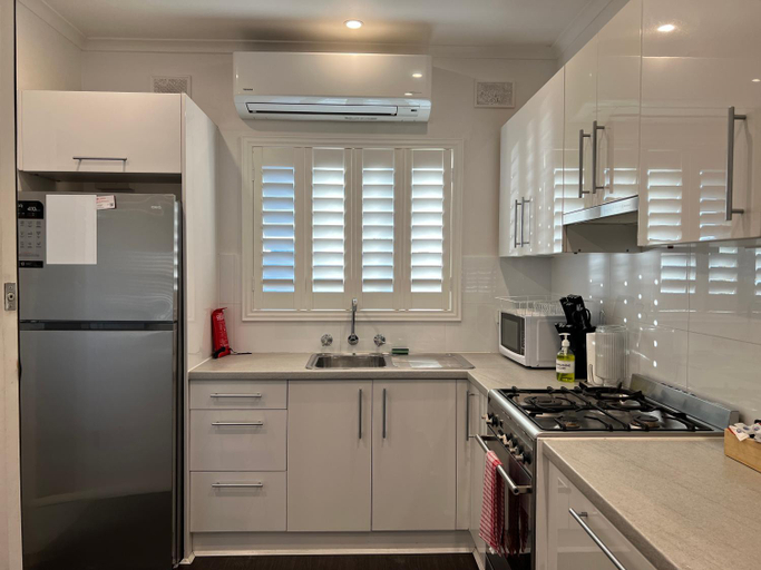 Others 3, TWO BR ENTIRE BEACH APARTMENT 10/22, Adelaide