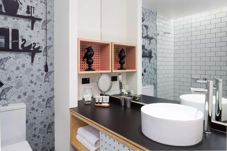 Bathroom 4