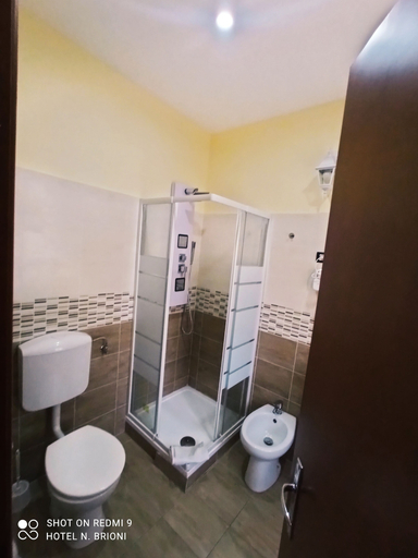 Bathroom 3, Albergo N. Brioni, Trieste