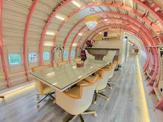 Meeting Room 13