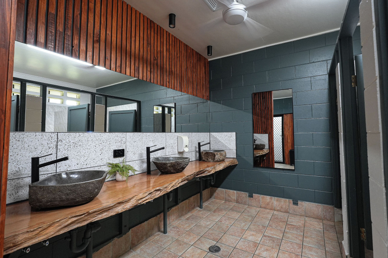 Bathroom 3, Daintree Beach Resort, Douglas