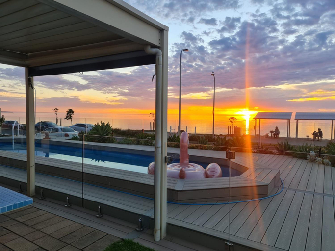 Others 2, Glenelg Beach House With Private Beachfront Pool, Adelaide