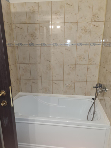Others 5, Luca's studio 2 ,Close to Therme Bucharest, Airport Otopeni, Balotesti