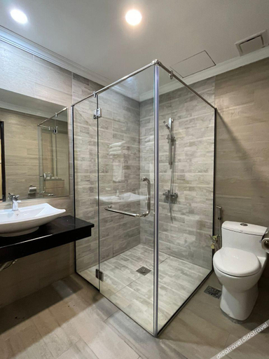 Bathroom 3, Wing Tat Grand Hotel, Semporna