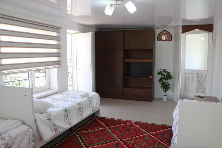 Others 4, Guest House Akbermet, Ton