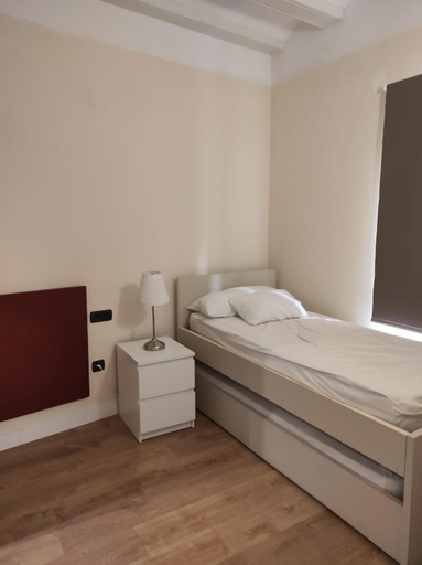 2, APARTAMENTOS En Plom, Valencia