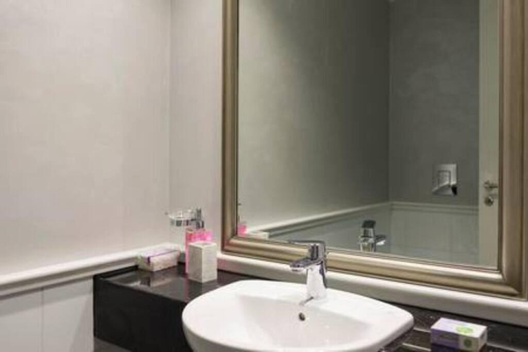 Bathroom 2, Versace Furnished Apartments - Downtown Beirut, Beirut