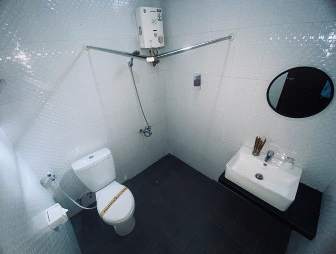 Bathroom 9