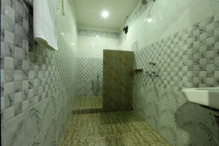 Bathroom 4, Hotel Dream City, Kamrup Metropolitan