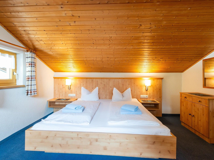 Bedroom 2, Spacious Apartment Near Centre and ski Area, Bludenz