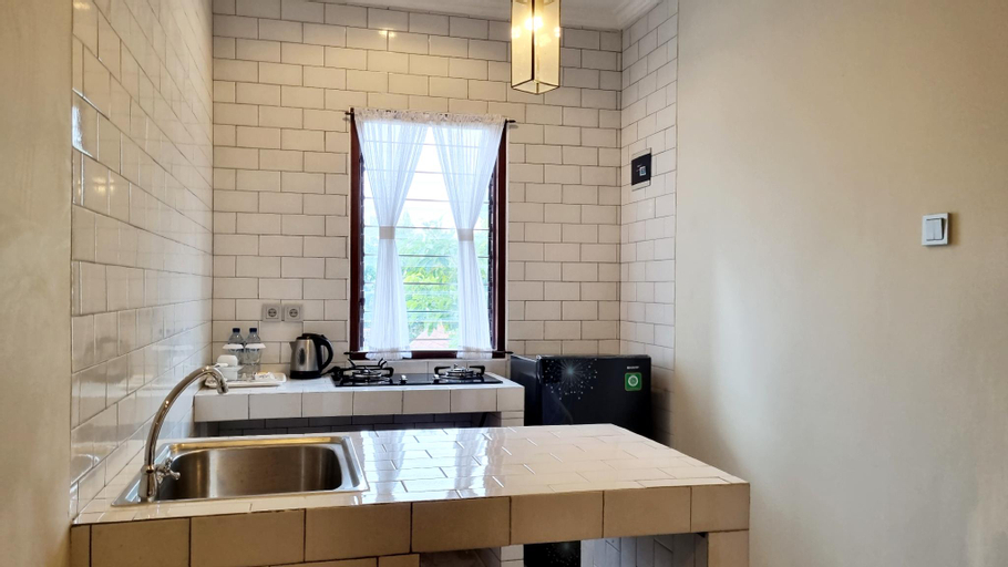 Dining Room 12