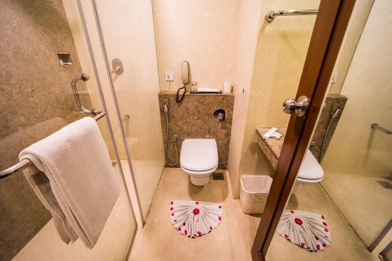 Bathroom, Hotel Grand Palace Chennai, Kancheepuram
