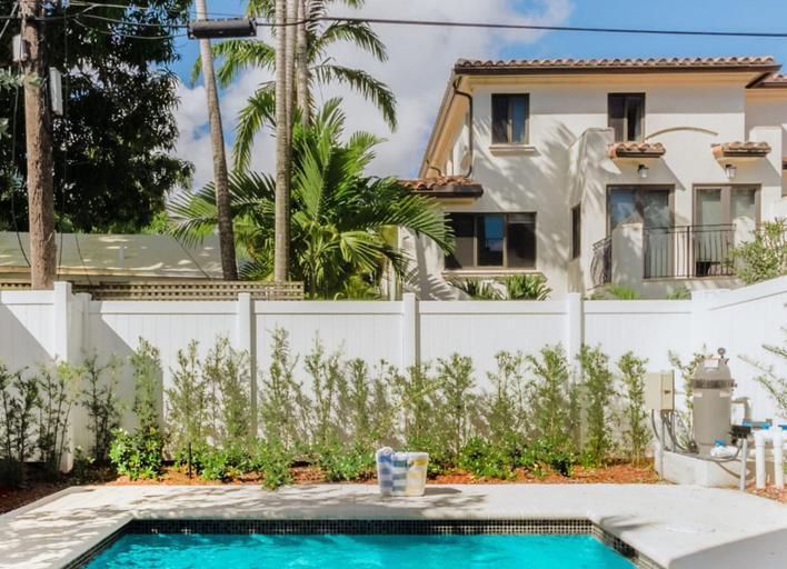 Room 3, Luxury Paradise Walk to Las Olas -5 Mins to Beach, Broward