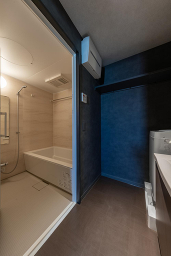 Bathroom 2, Seven Stories, Nagoya