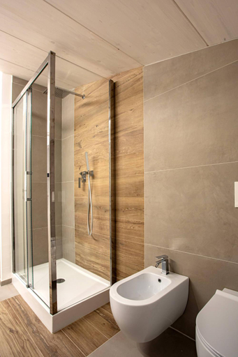 Others 5, Car.Ma - comfy rooms, Fermo