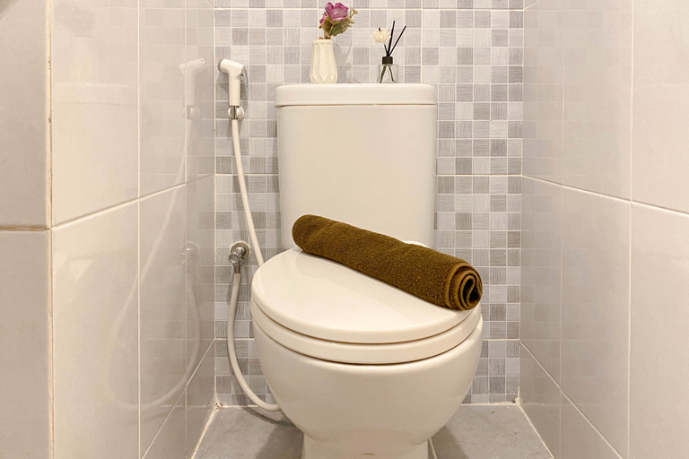 Bathroom 5, Affordable and Homey Studio at Tokyo Riverside PIK 2 Apartment By Travelio, Tangerang