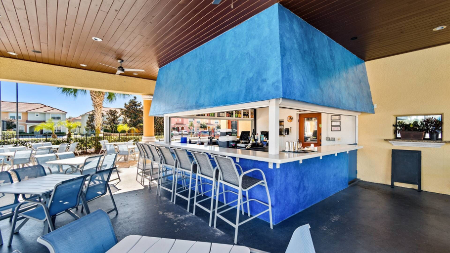 Food & Drinks 5, 8948 Bismarck Palm rd, Osceola