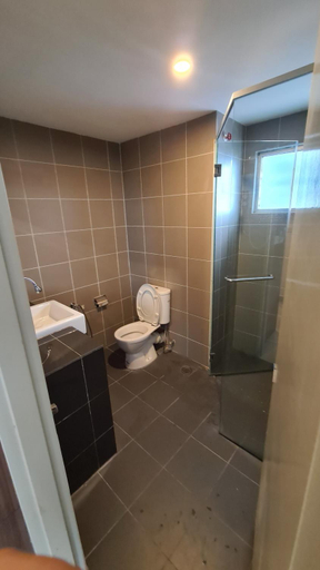 Bathroom, Aeropod KK Corner Unit A/2 Queen Bed, Kota Kinabalu