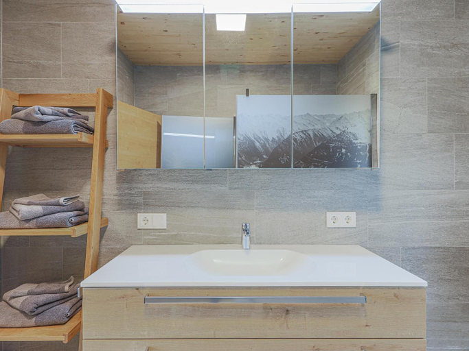 Bathroom 2, Michelle Top 1, Zell am See