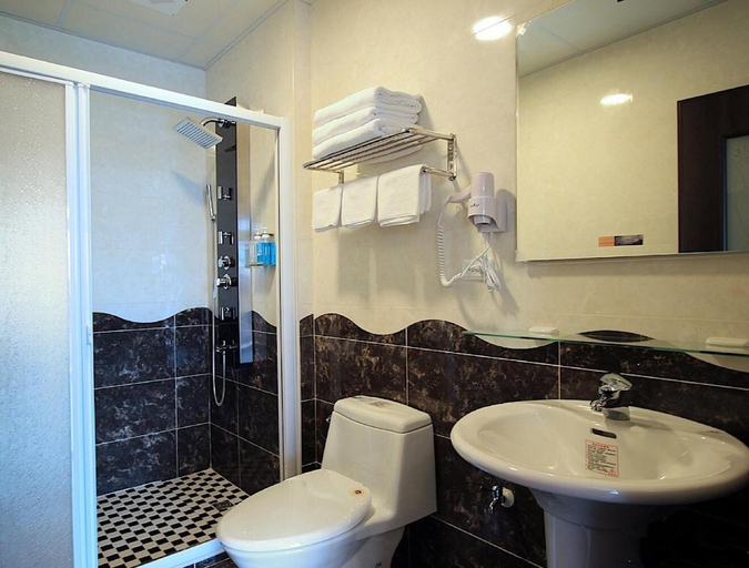 Bathroom 3, Black Forest, Hualien