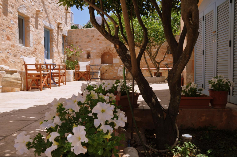 Others 5, Petrounis Hotel, Peloponnese