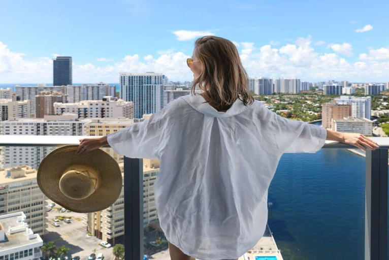 Room 4, Wrap Around Balcony Insane Views Amazing Pools, Broward