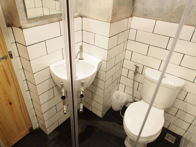 Bathroom 6