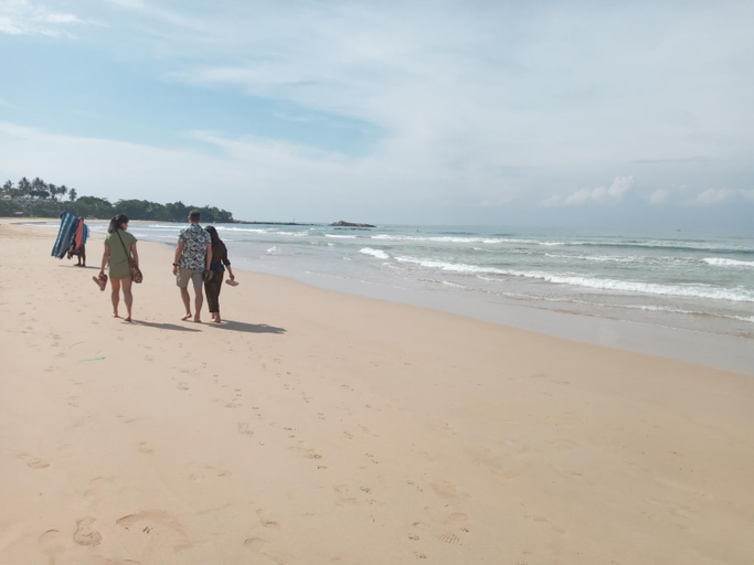 Others 4, Tharul Home, Bentota