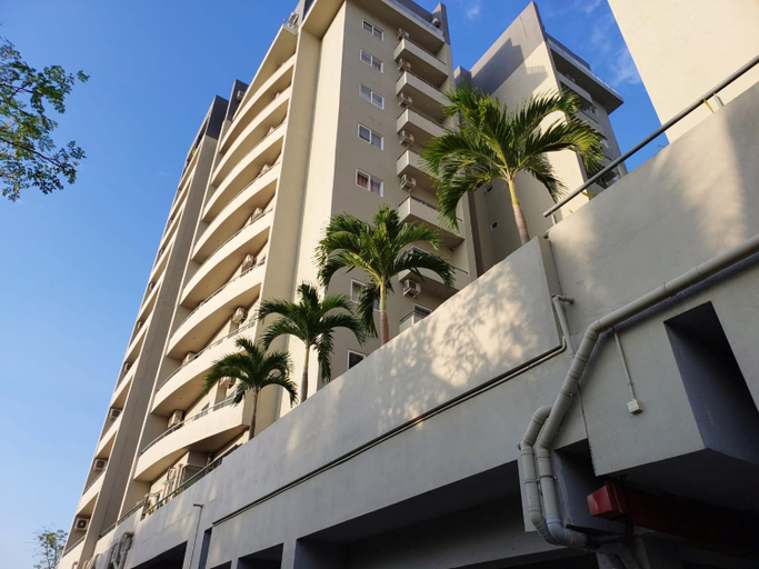 Others 5, Luxe Highway Residencies Penthouse, Maharagama