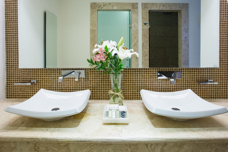 Bathroom 15