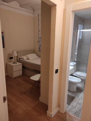 5, APARTAMENTOS En Plom, Valencia