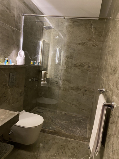 Bathroom 2, The View Delta Hotel, Al-Ahram