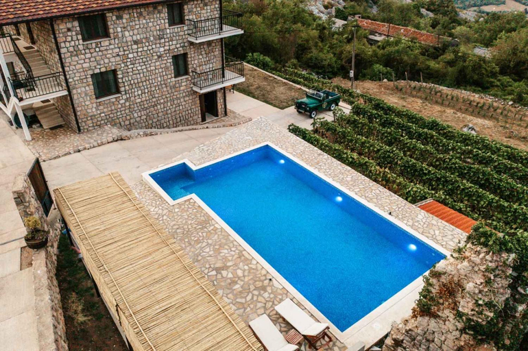 View 2, Apartments and Winery Djukovic