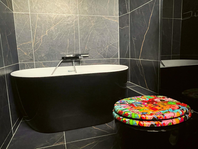 Bathroom 3, hotel les 4 elements, Hérault