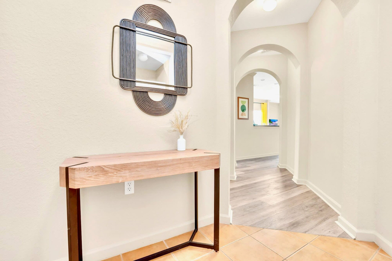 Room 4, 3BR Condo - Pool Hot Tub Sauna - Near Disney, Orange