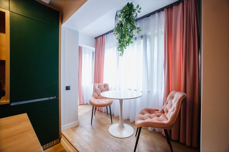 Others 2, Green Velvet City Retreat, Oradea
