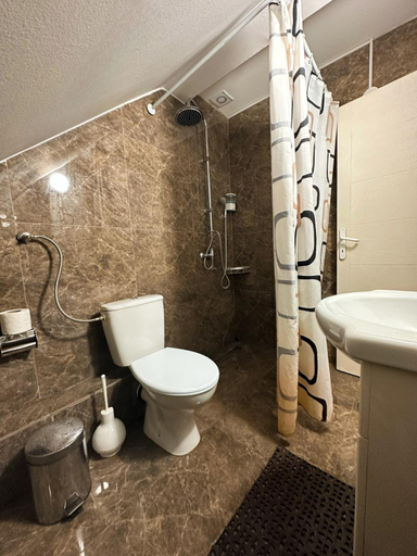 Bathroom 2, Mikassa, Niš
