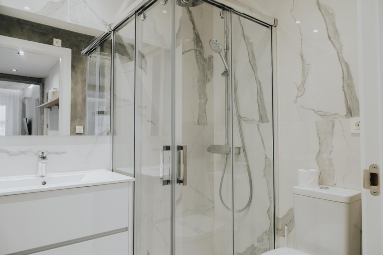 Bathroom 2, Six Apartments by Caleta Homes, Málaga