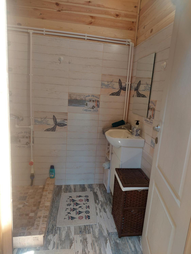 Bathroom 3, Cabana Sorina, Corbu