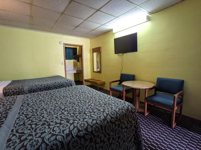Bedroom 4, Great Plains Budget Inn, Lancaster