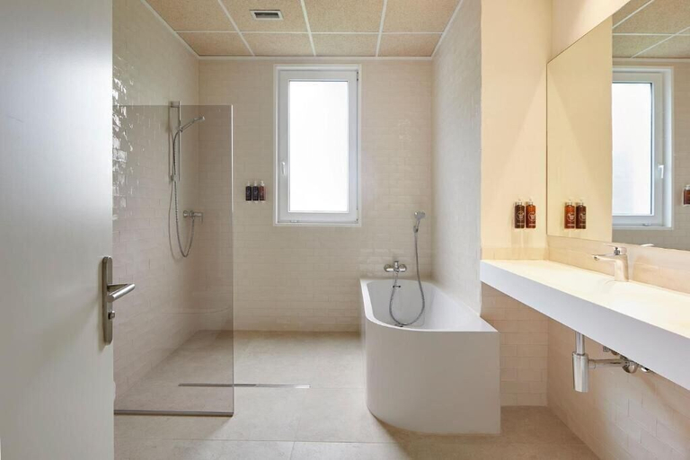Bathroom 5, Hotel Sukha, Guipúzcoa