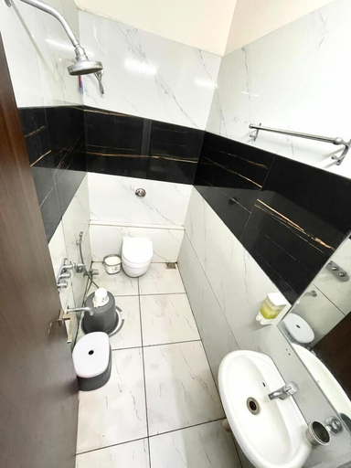 Bathroom 3, Shri Vijay palace, Ujjain