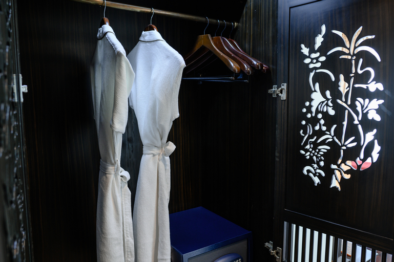Amenities 25