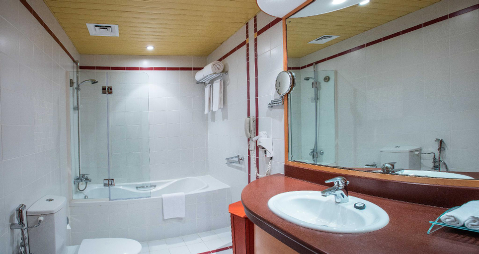 Bathroom 13