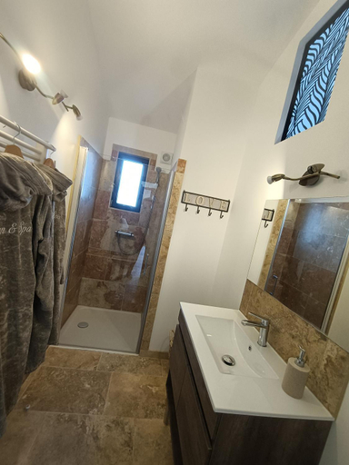Bathroom 3, Cocoon inn&Spa, Vaucluse
