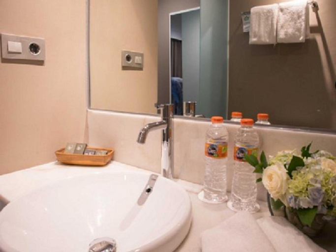 Bathroom 26