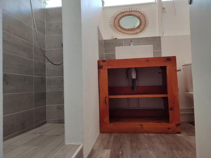 Bathroom, Gite Ti Papiyon, Bouillante