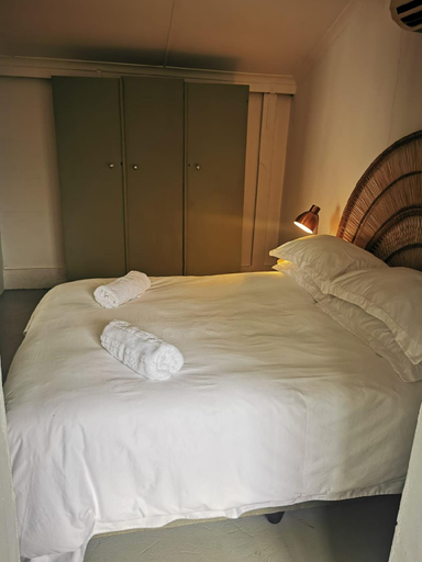 Bathroom 5, Cosy Cottage!, Cape Winelands